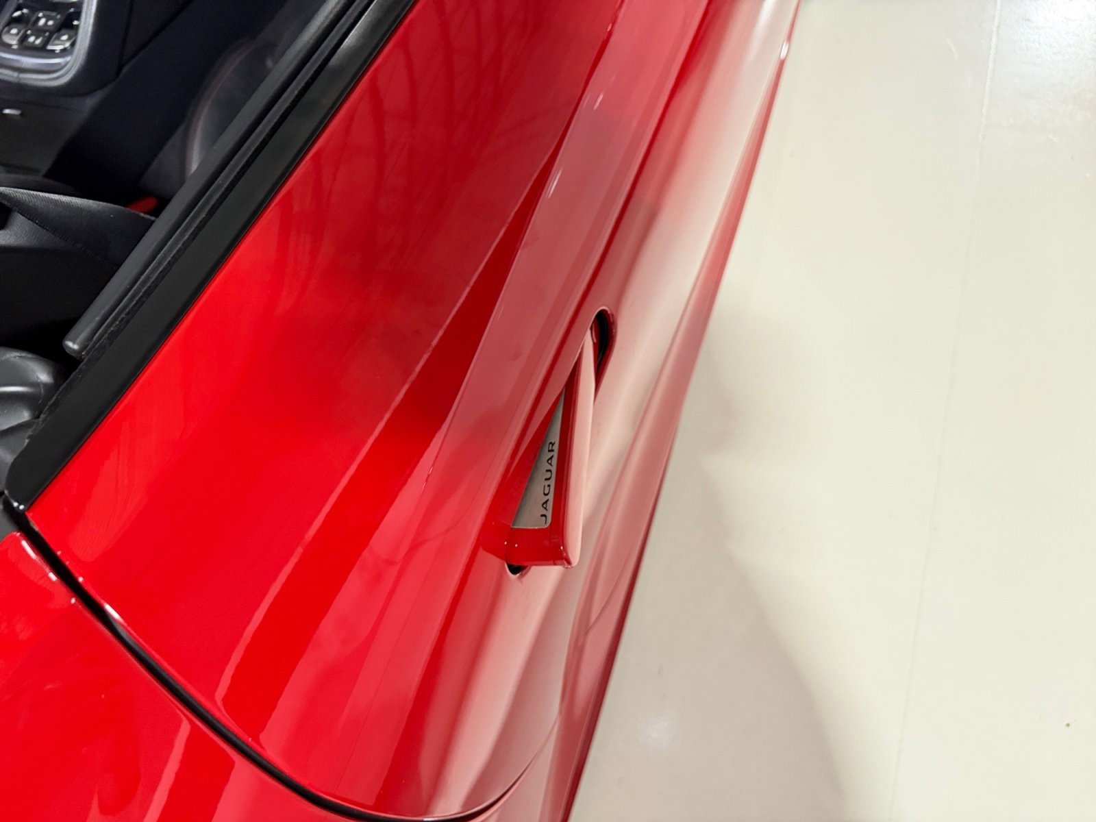 Used 2018 Jaguar F-TYPE R-Dynamic image 39