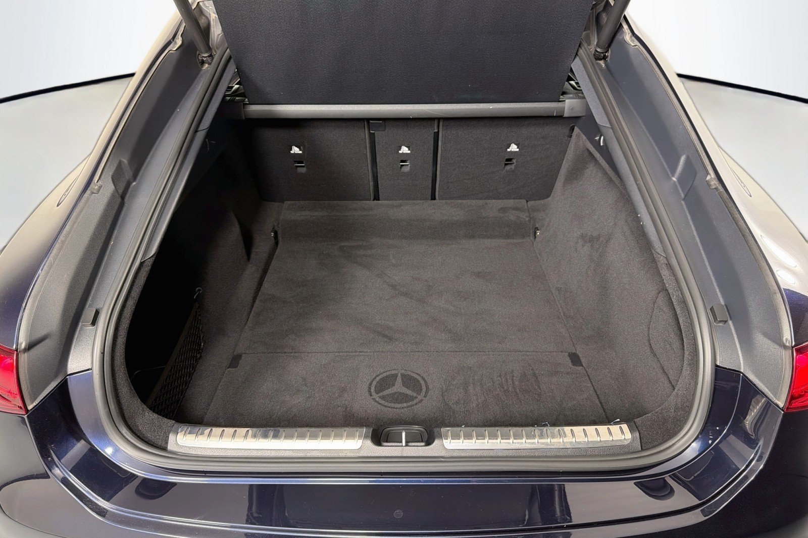 Certified 2022 Mercedes-Benz EQS 580 4MATIC Sedan image 22