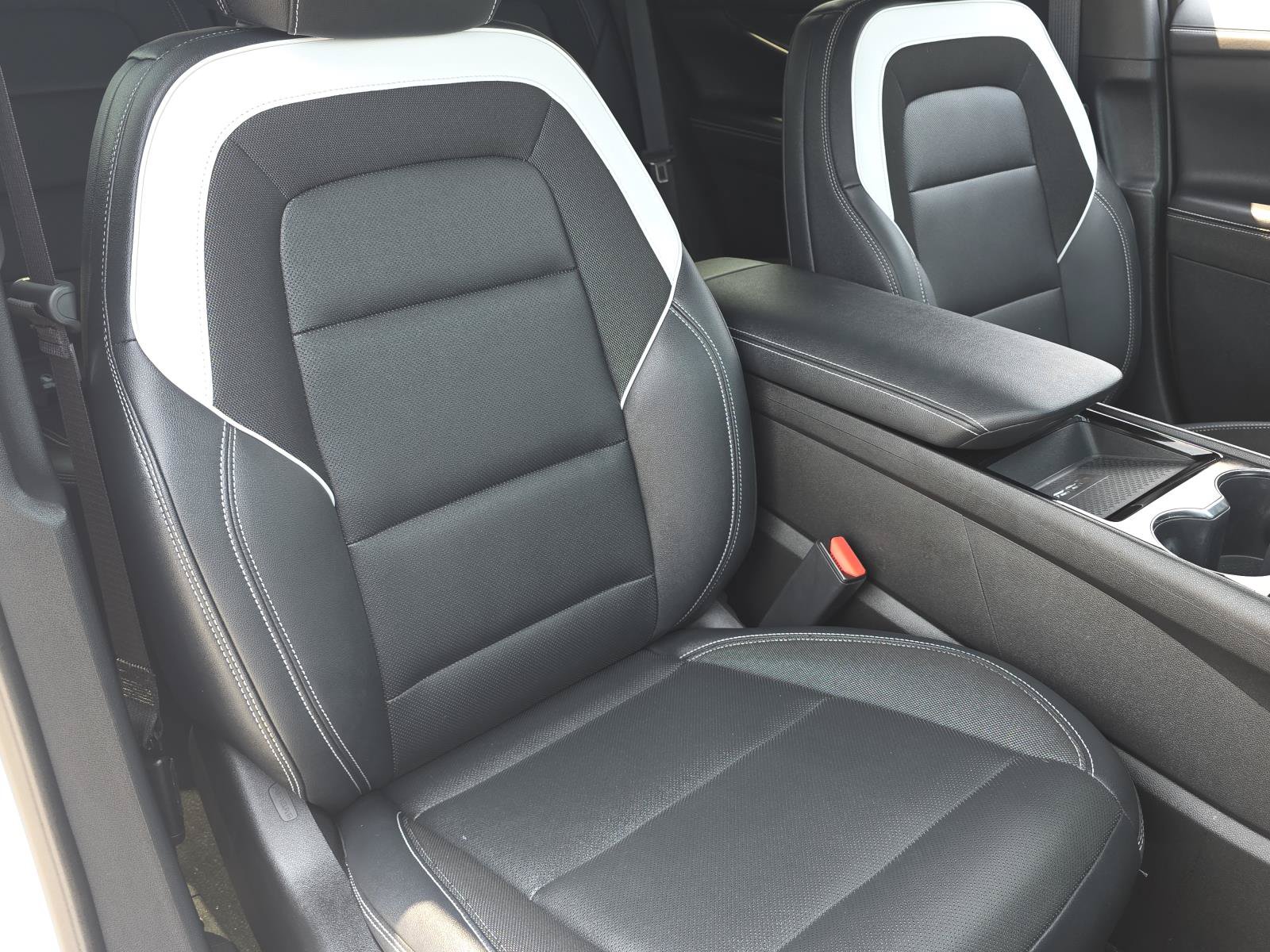 Used 2024 Chevrolet Blazer EV LT AWD/4WD image 17