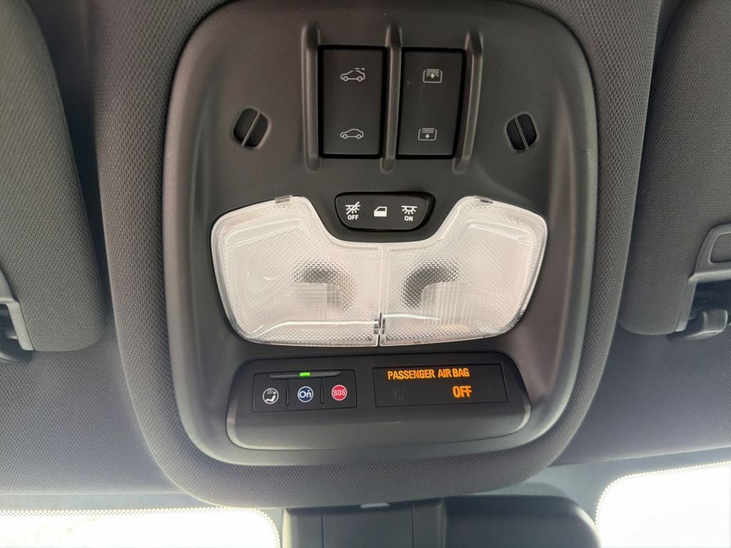 Used 2023 Chevrolet TrailBlazer ACTIV w/ Sun and Liftgate Package AWD/4WD image 21