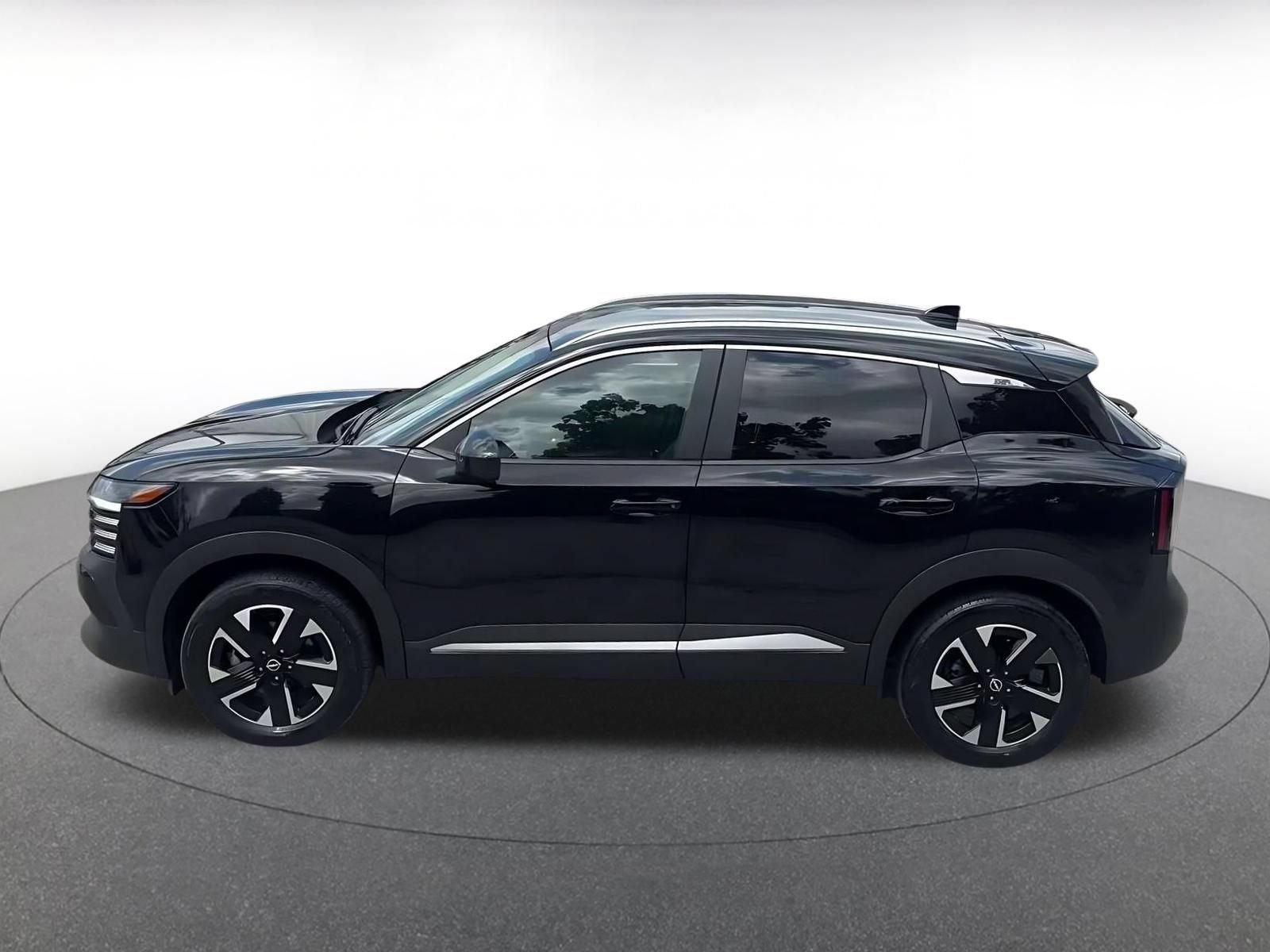 Used 2026 Nissan Kicks SV w/ Cold Weather Package AWD/4WD image 7