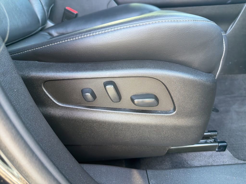 Used 2023 Cadillac XT4 Premium Luxury image 34