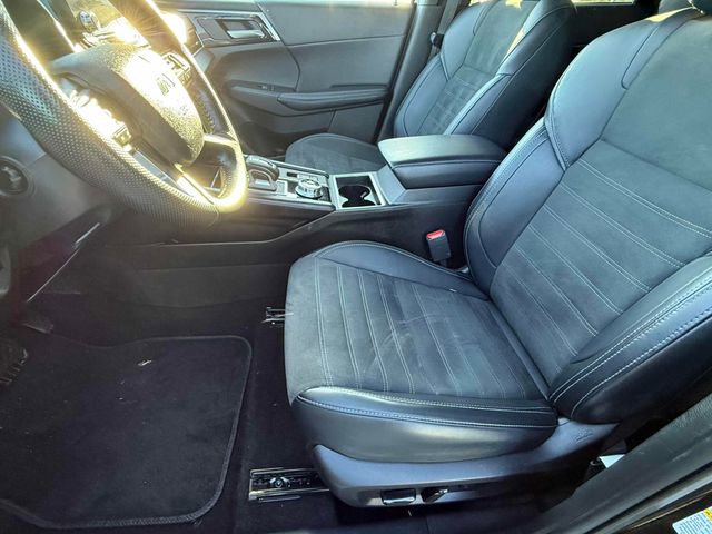 Used 2024 Mitsubishi Outlander SE image 15