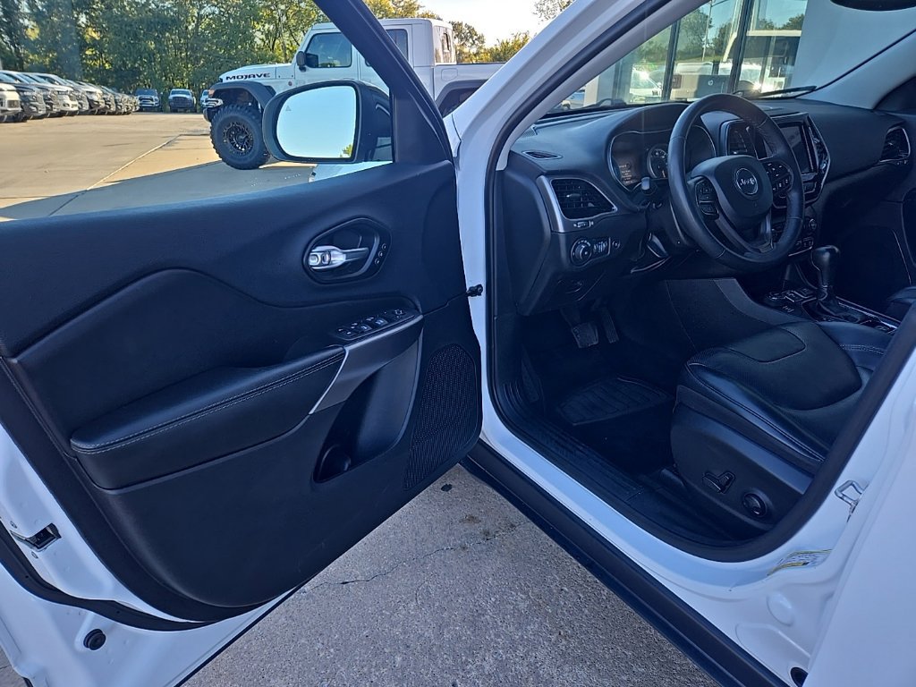 Used 2022 Jeep Cherokee Limited AWD/4WD image 8