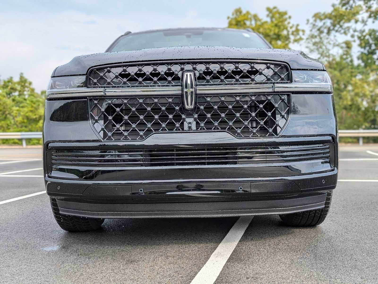 New 2027 Lincoln Navigator L Reserve w/ Jet Appearance Package AWD/4WD image 2