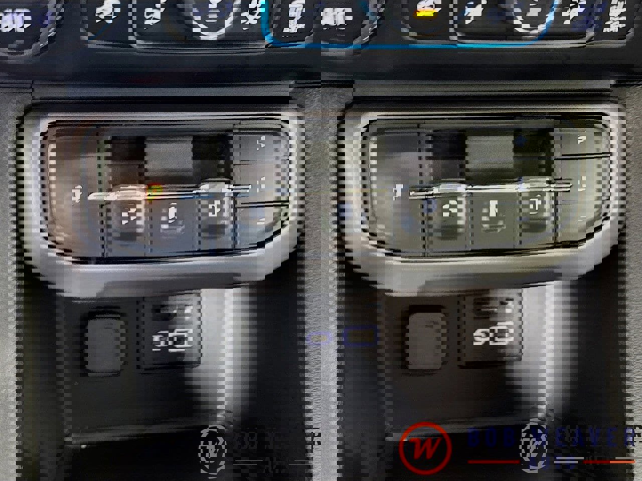 Certified 2023 GMC Acadia AT4 w/ Preferred Package image 17