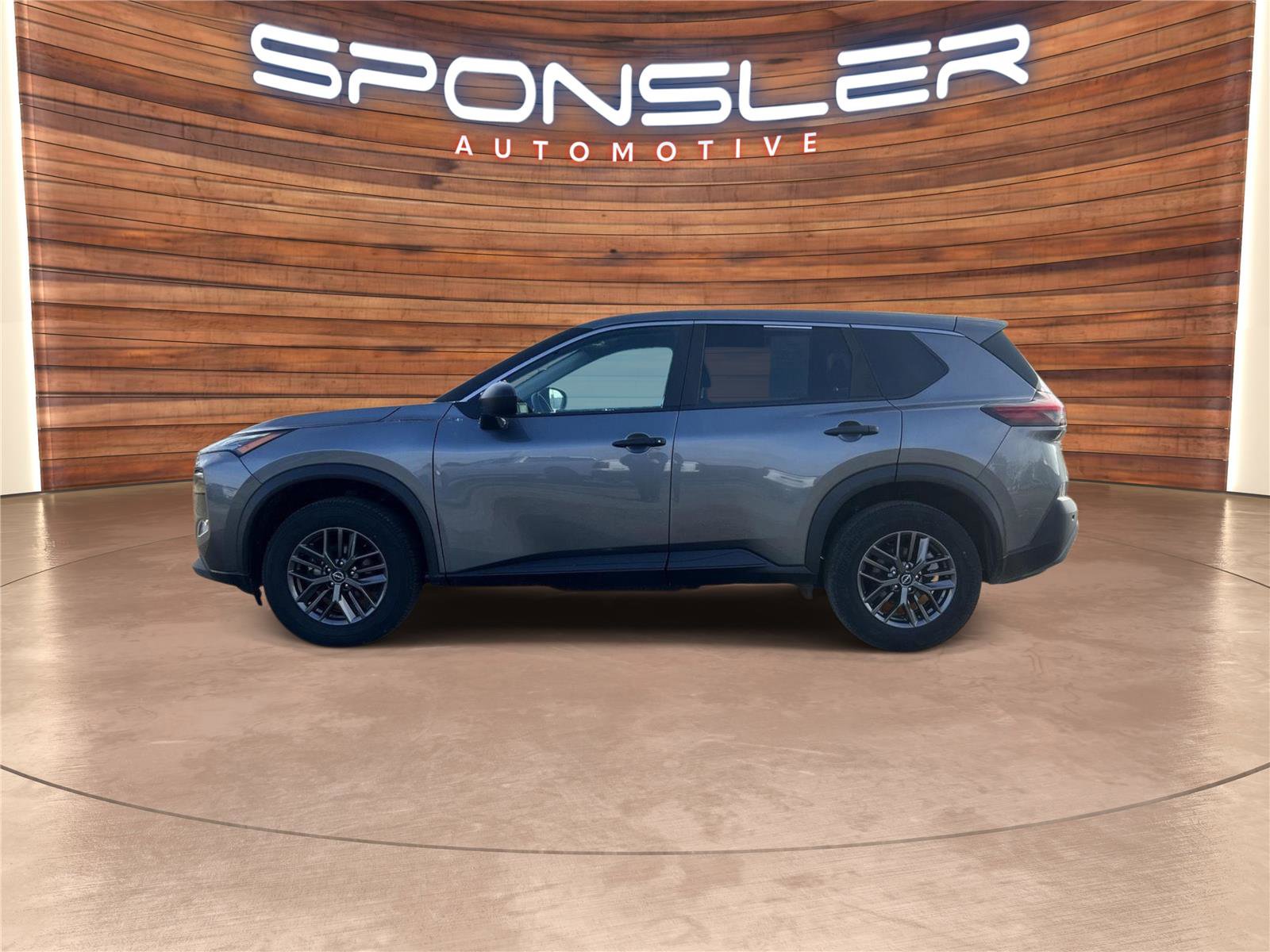 Used 2023 Nissan Rogue S image 2