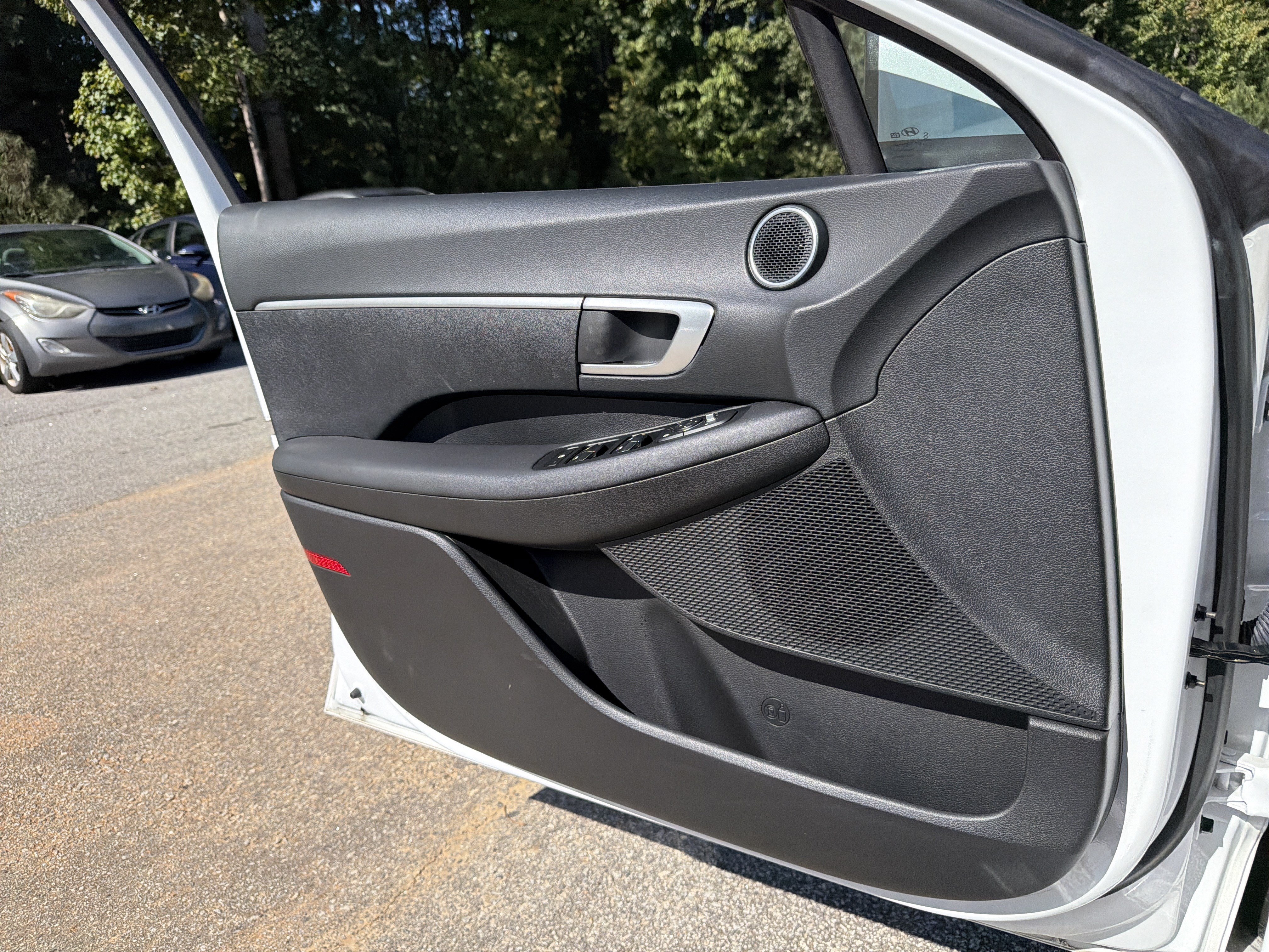 Used 2025 Hyundai Sonata SE FWD image 15