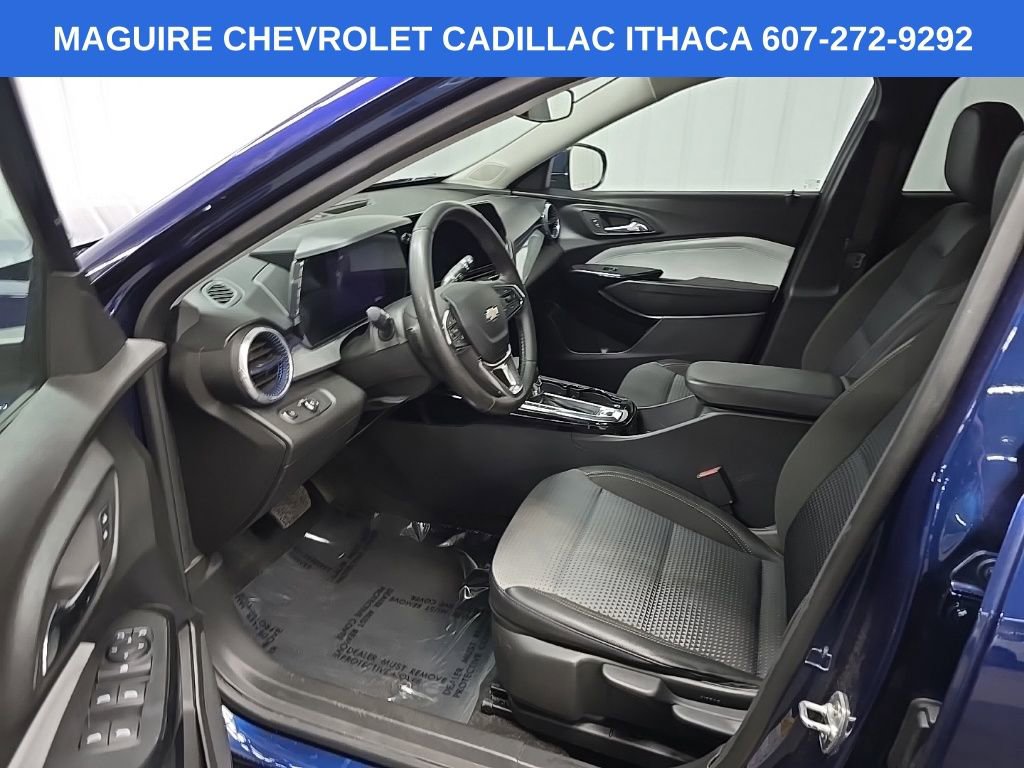 Used 2024 Chevrolet Trax LT w/ LT Convenience Package FWD image 28