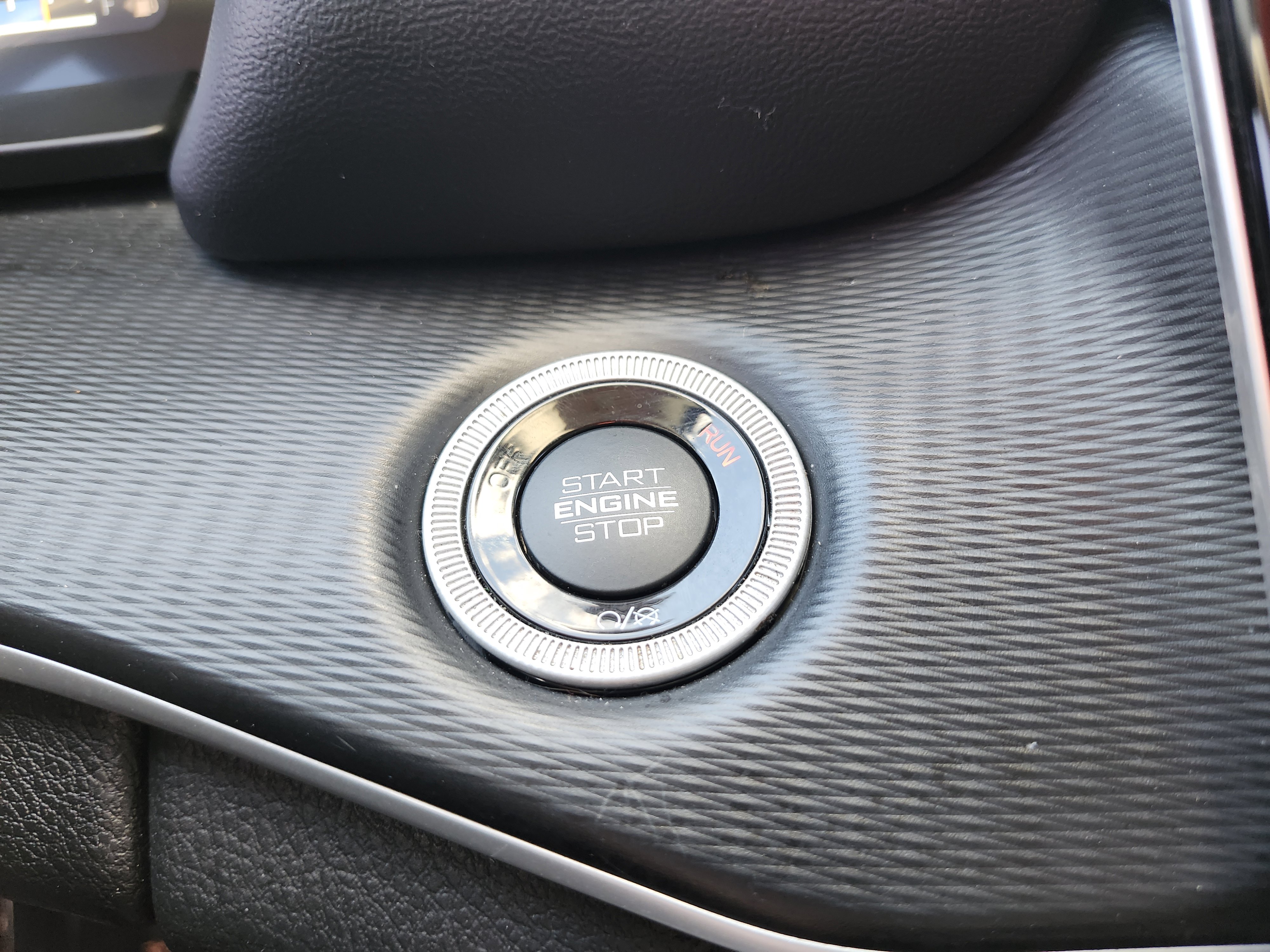 Used 2023 Jeep Grand Cherokee Laredo image 8