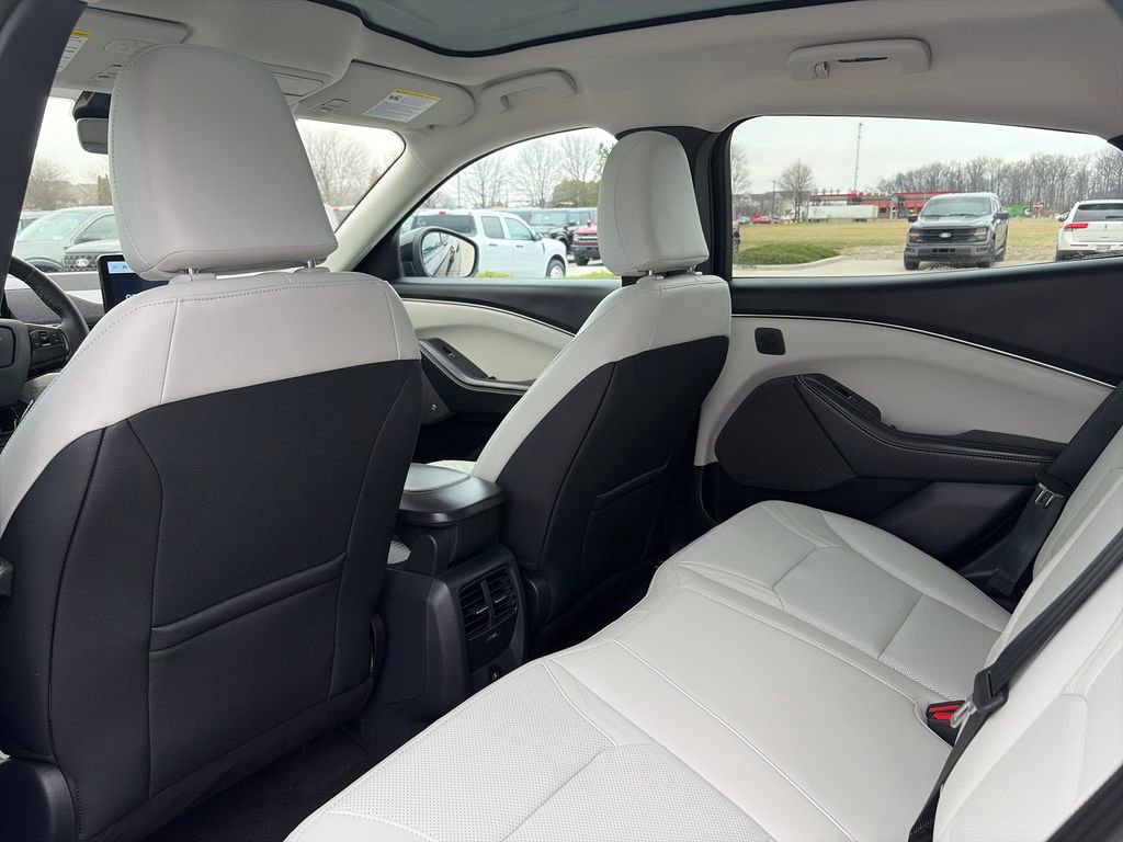 Used 2025 Ford Mustang Mach-E Premium image 31