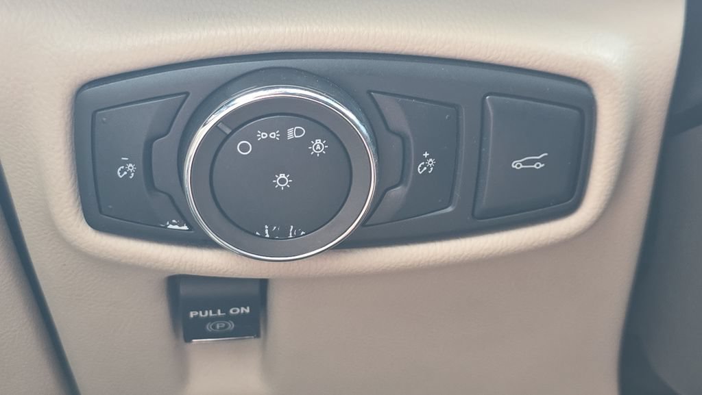 Used 2017 Lincoln MKX Select w/ Select Plus Package FWD image 34