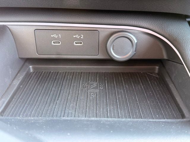 New 2026 Nissan Sentra SR w/ SR Premium Package FWD image 32