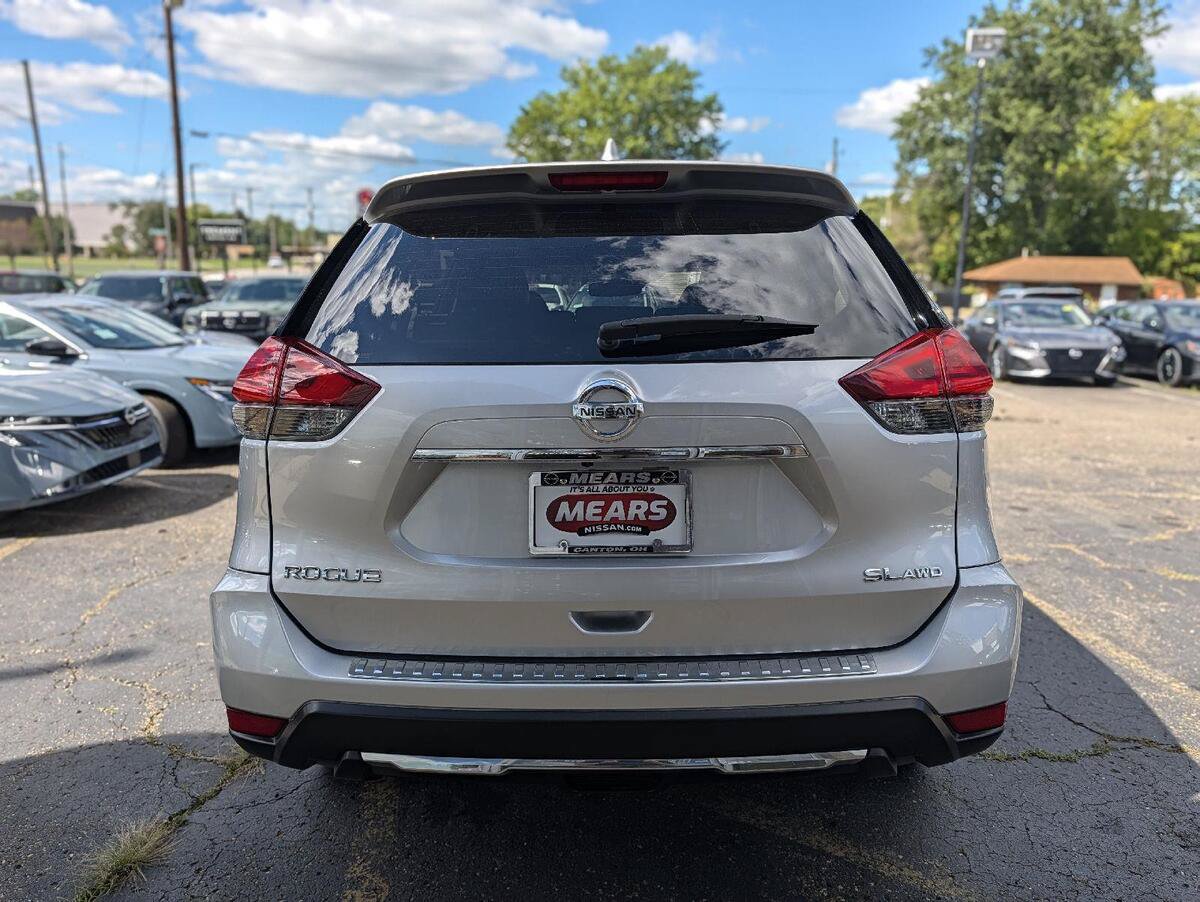 Used 2017 Nissan Rogue SL w/ SL Premium Package AWD/4WD image 9