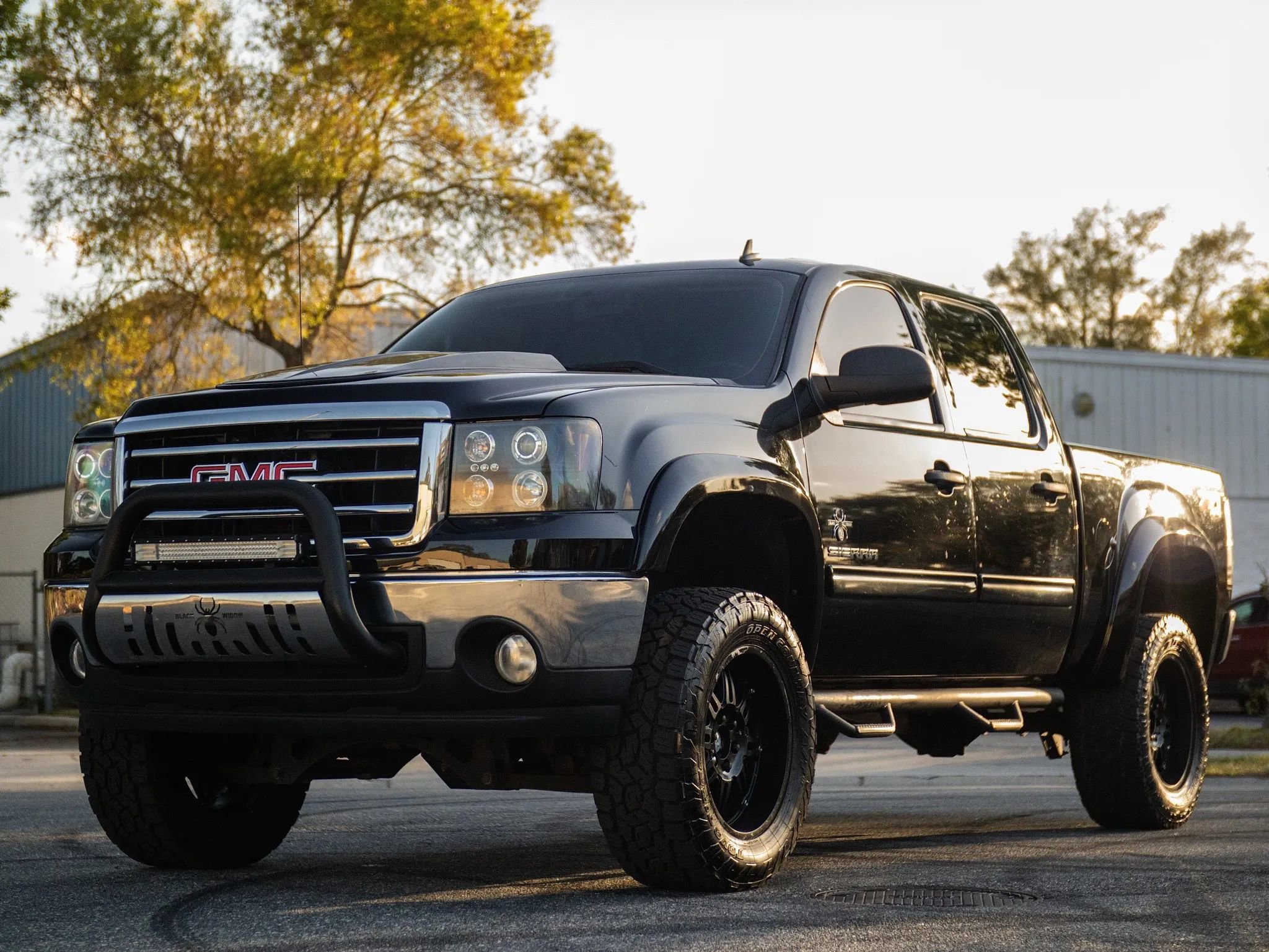 Used 2013 GMC Sierra 1500 SLE w/ Power Tech Package image 9