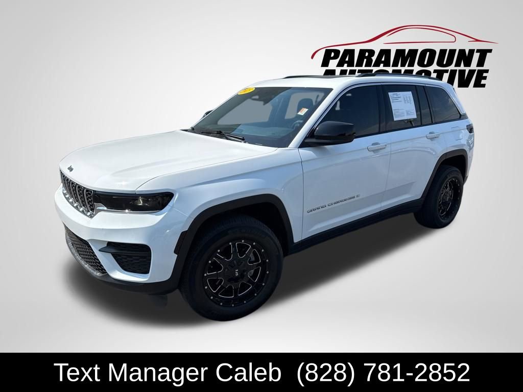 Used 2023 Jeep Grand Cherokee Laredo AWD/4WD image 1