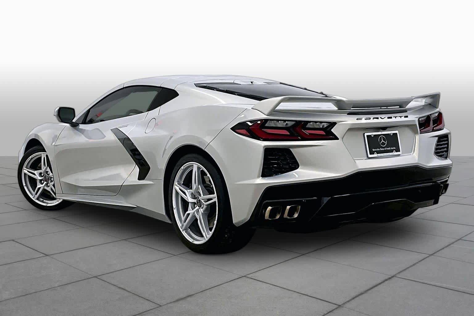 Used 2022 Chevrolet Corvette Stingray Preferred Cpe w/ Z51 Performance Package RWD image 12