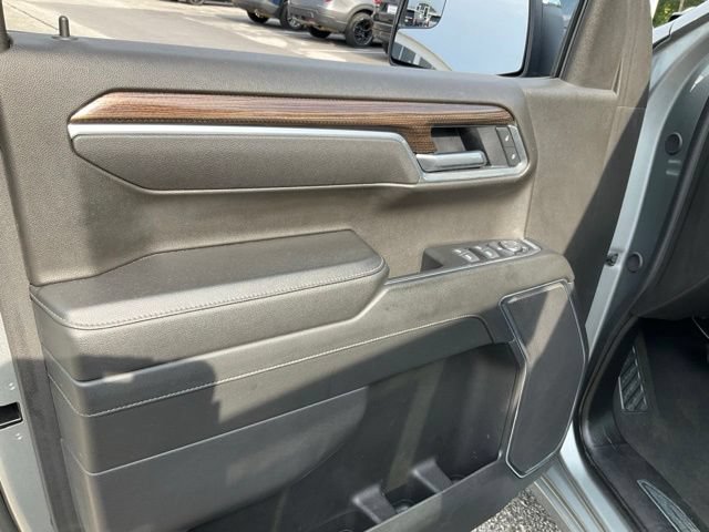 Used 2025 Chevrolet Silverado 1500 LT AWD/4WD image 7