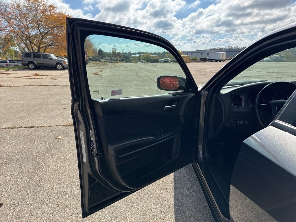 Used 2023 Dodge Charger SXT image 8