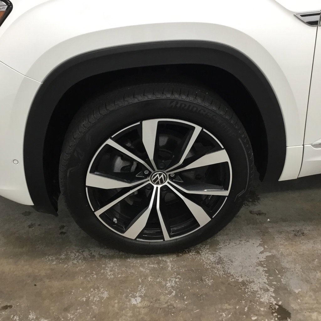 Used 2024 Volkswagen Atlas Cross Sport SEL Premium R-Line AWD/4WD image 4