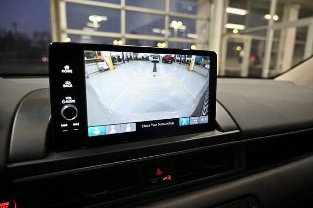 Used 2024 Honda Pilot Touring image 17