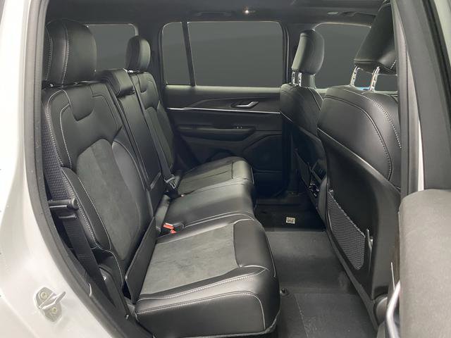 New 2026 Jeep Grand Cherokee Altitude image 34