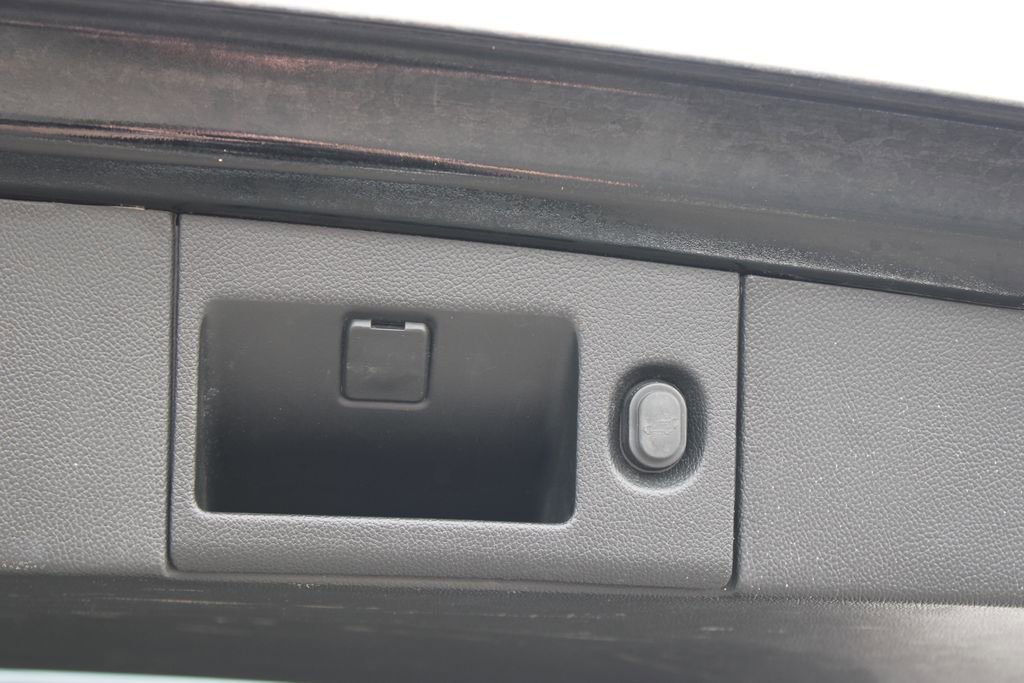 Used 2020 GMC Yukon XL Denali RWD image 14