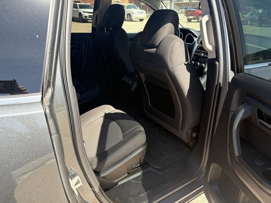 Used 2010 Chevrolet Traverse LT FWD image 11