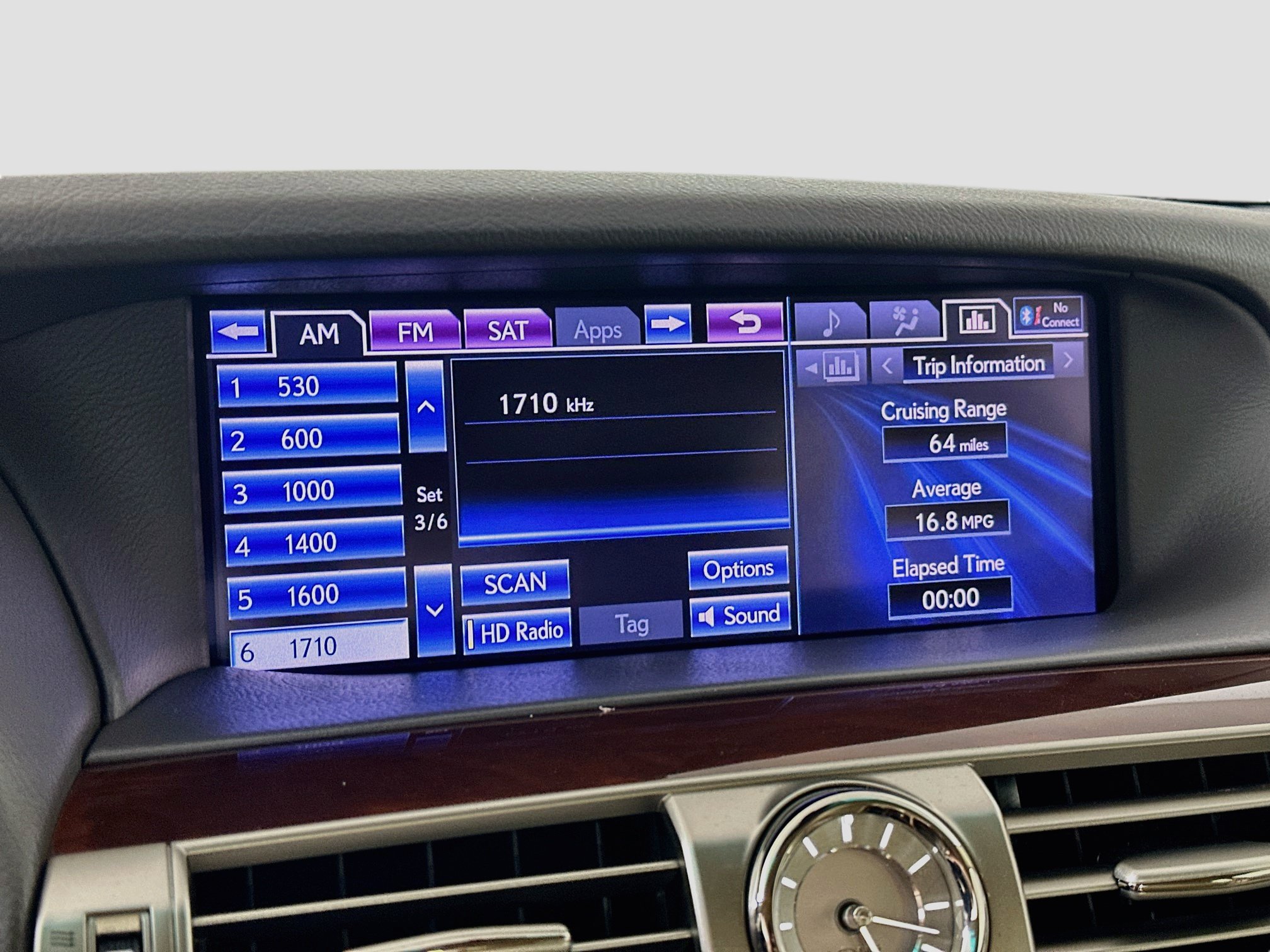 Used 2013 Lexus LS 460 w/ Comfort Pkg RWD image 21