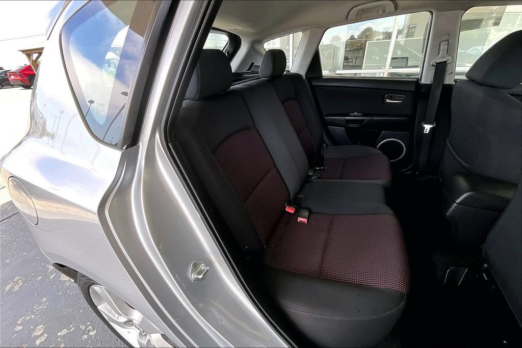 Used 2005 MAZDA MAZDA3 s FWD image 25