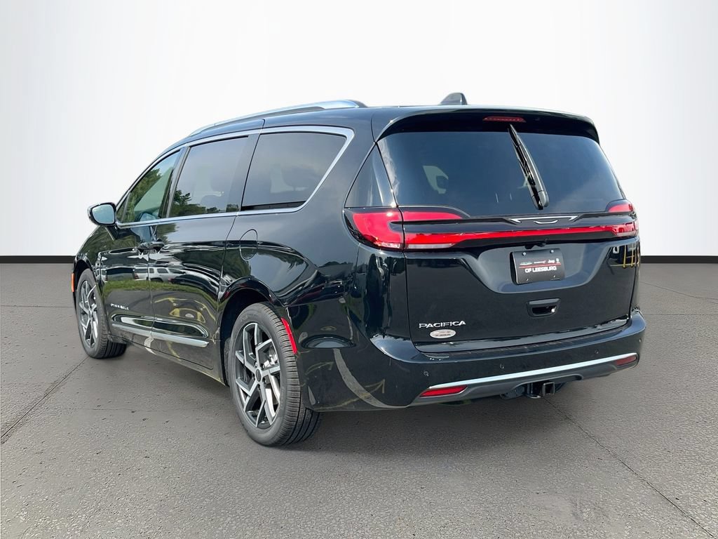 New 2027 Chrysler Pacifica Pinnacle w/ Theater Group FWD image 5