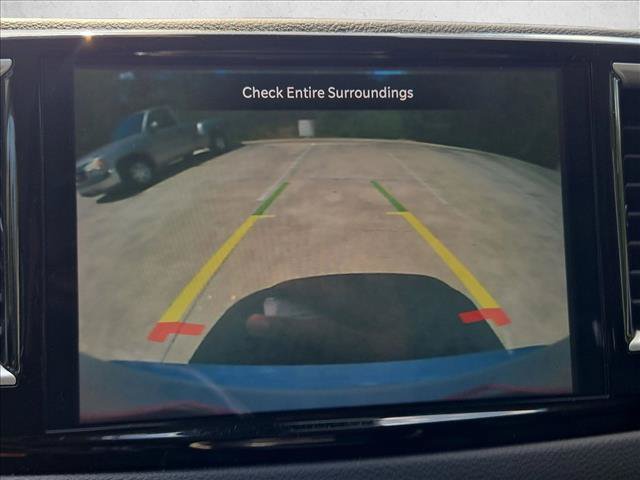 Used 2024 Chrysler Pacifica Touring-L FWD image 13