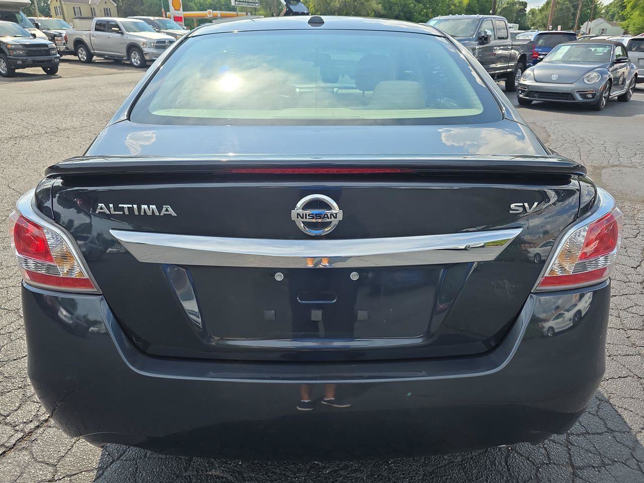 Used 2015 Nissan Altima 2.5 SV FWD image 14