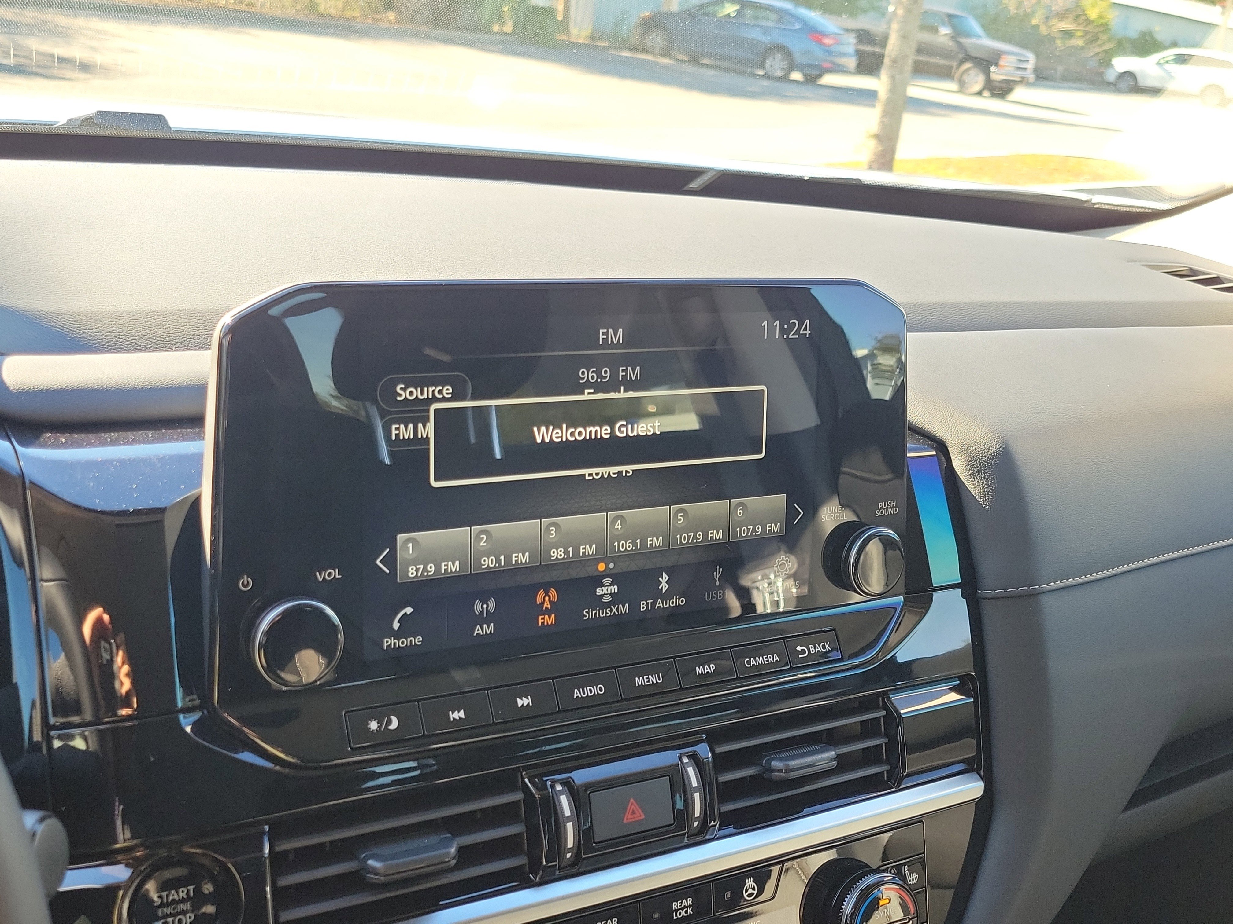 New 2025 Nissan Pathfinder SL image 21