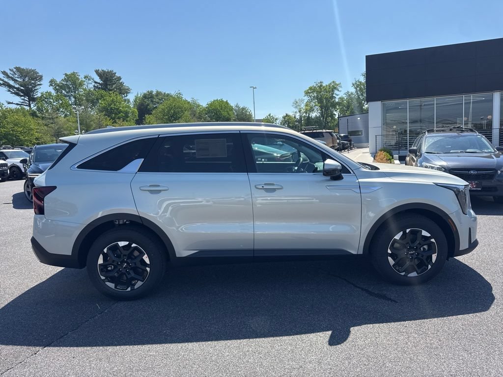 New 2026 Kia Sorento S w/ S Panoramic Sunroof Package FWD image 4