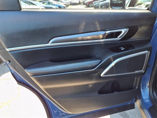 Used 2025 Kia Telluride S image 8