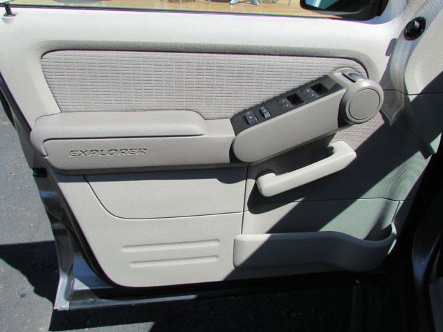 Used 2006 Ford Explorer XLT AWD/4WD image 7