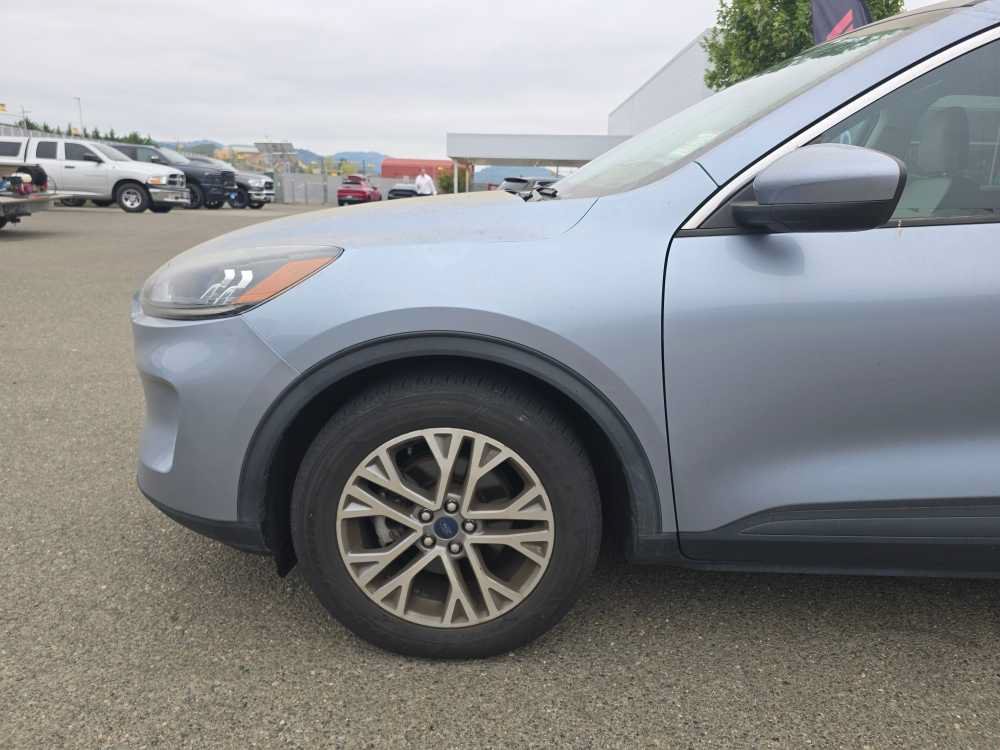 Used 2022 Ford Escape SEL w/ Technology Package FWD image 13