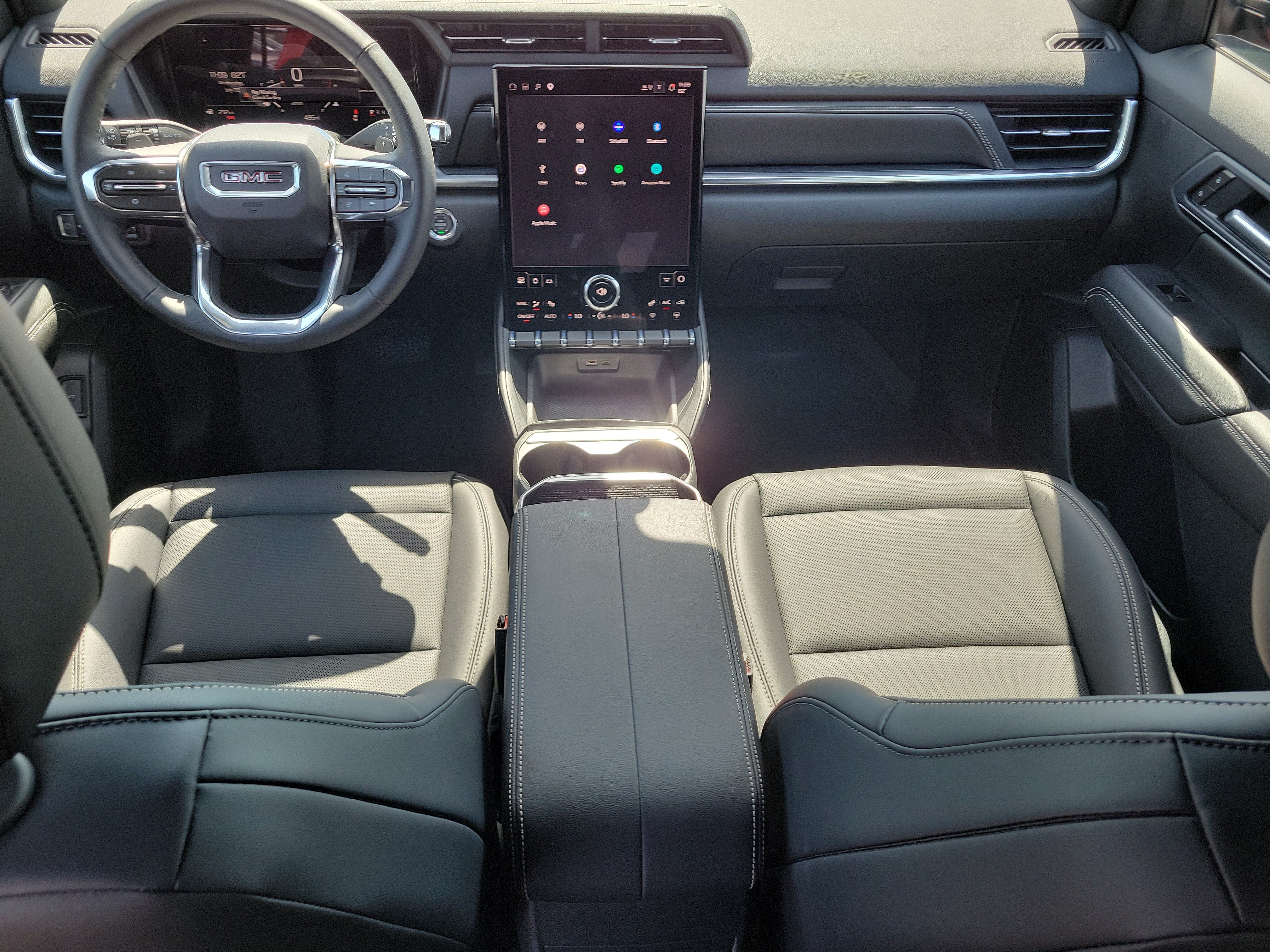 Used 2026 GMC Terrain Elevation w/ Elevation Premium Package FWD image 17