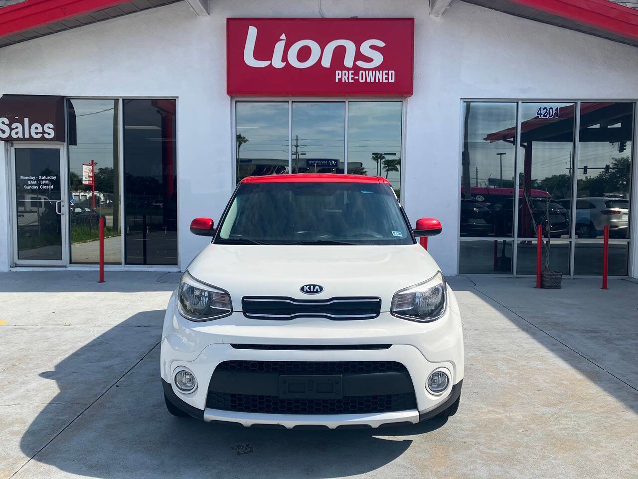 Used 2018 Kia Soul + image 1