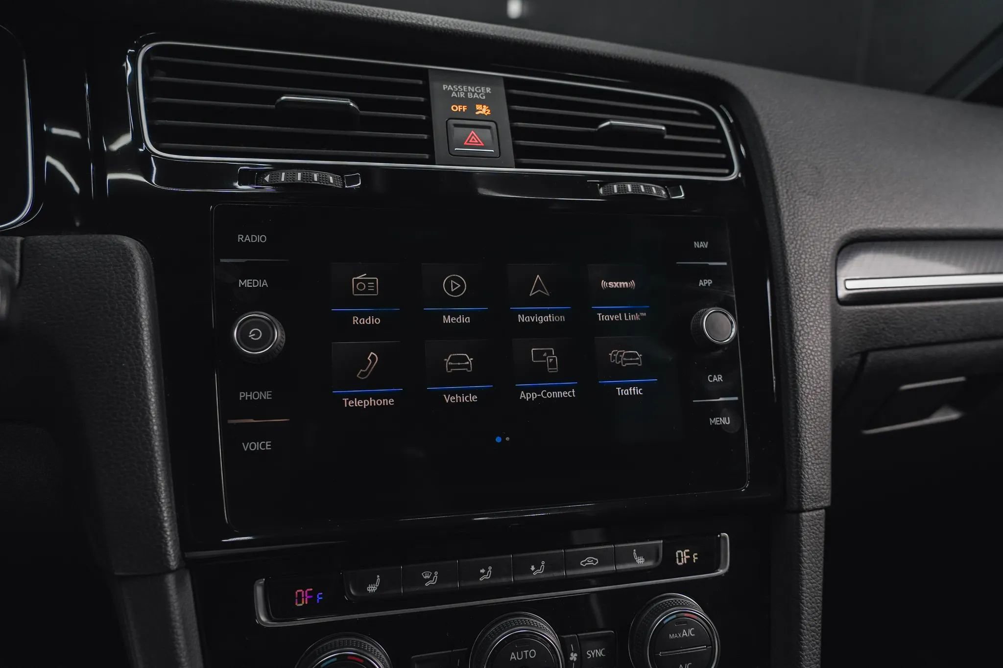 Used 2018 Volkswagen Golf R 4-Door image 62