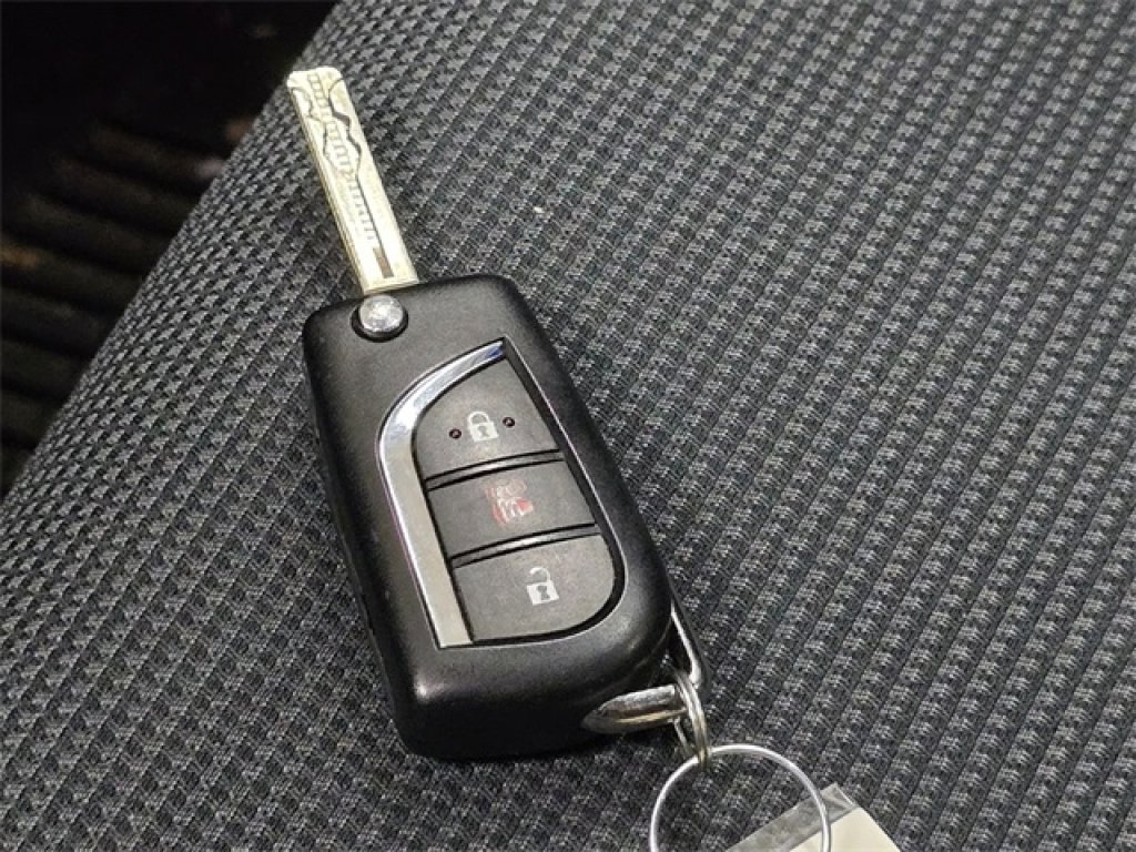 Used 2023 Toyota RAV4 LE image 31