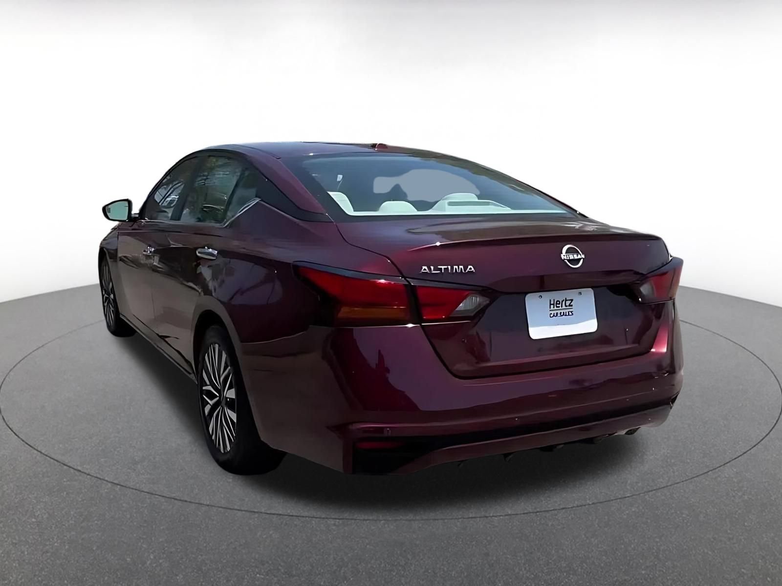 Used 2025 Nissan Altima 2.5 SV FWD image 11