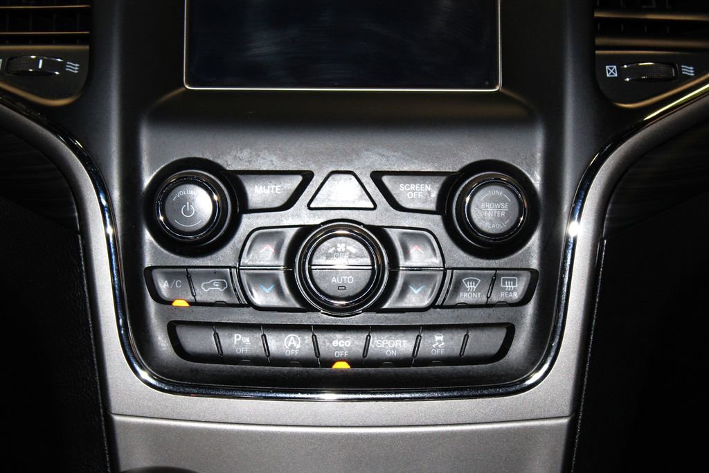 Used 2019 Jeep Grand Cherokee Laredo image 18