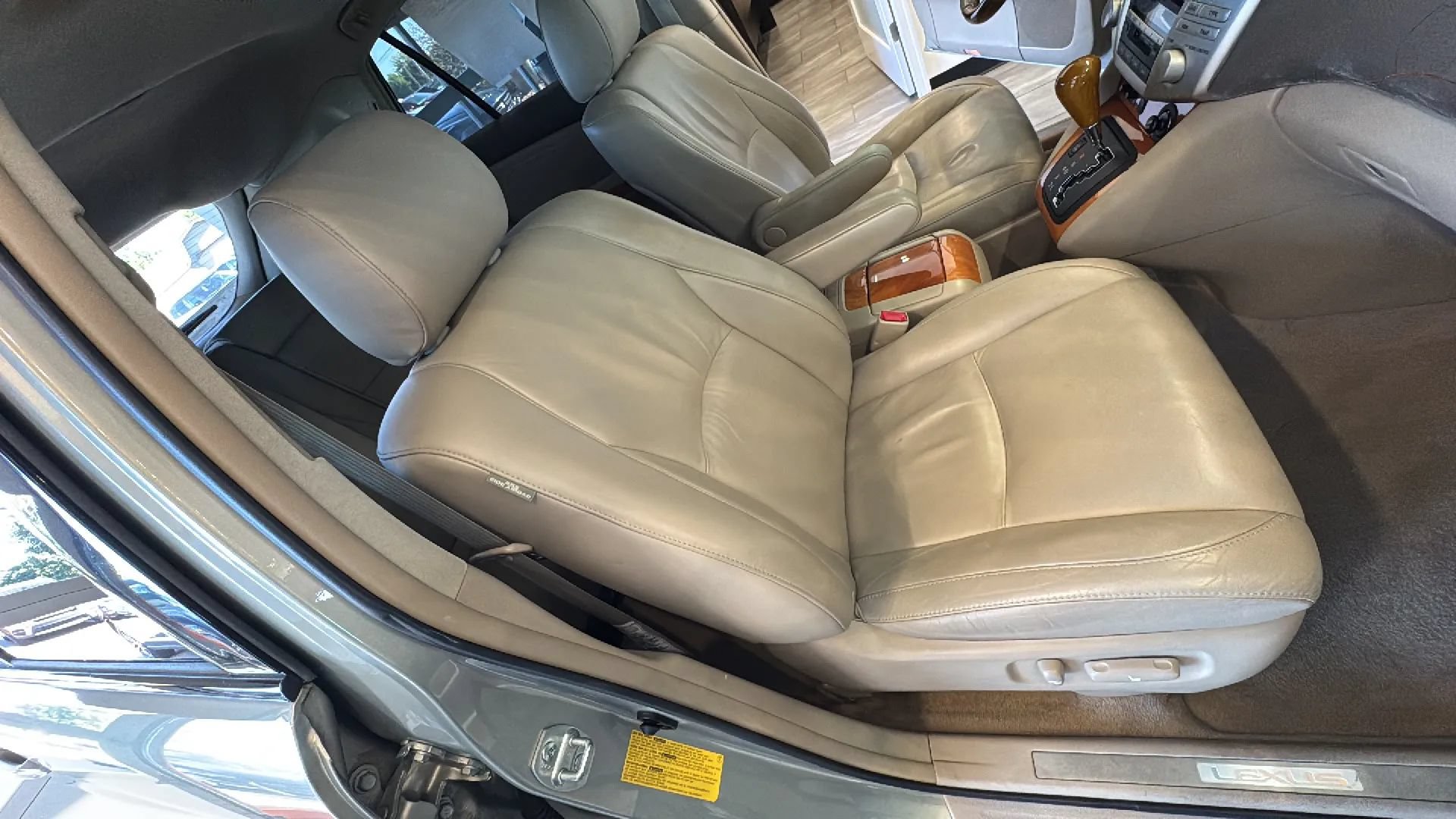 Used 2004 Lexus RX 330 w/ Premium Plus Pkg FWD image 35