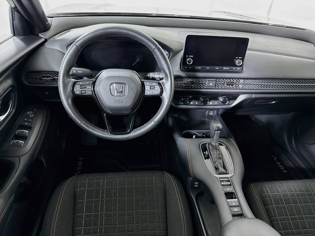 Used 2024 Honda HR-V Sport image 3