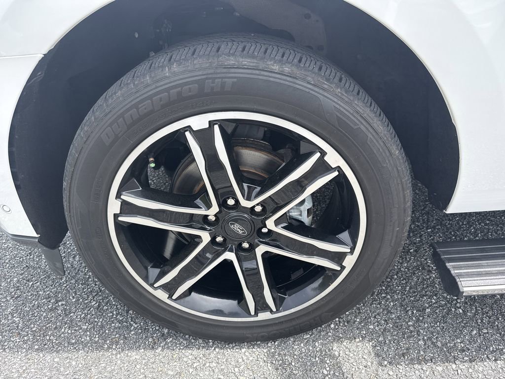 Used 2021 Ford Expedition Max Limited image 11