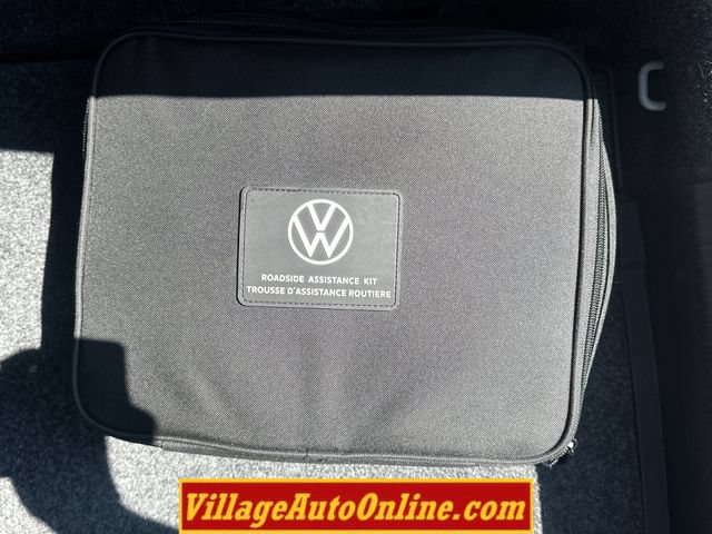 Used 2022 Volkswagen Passat 2.0T SE FWD image 36