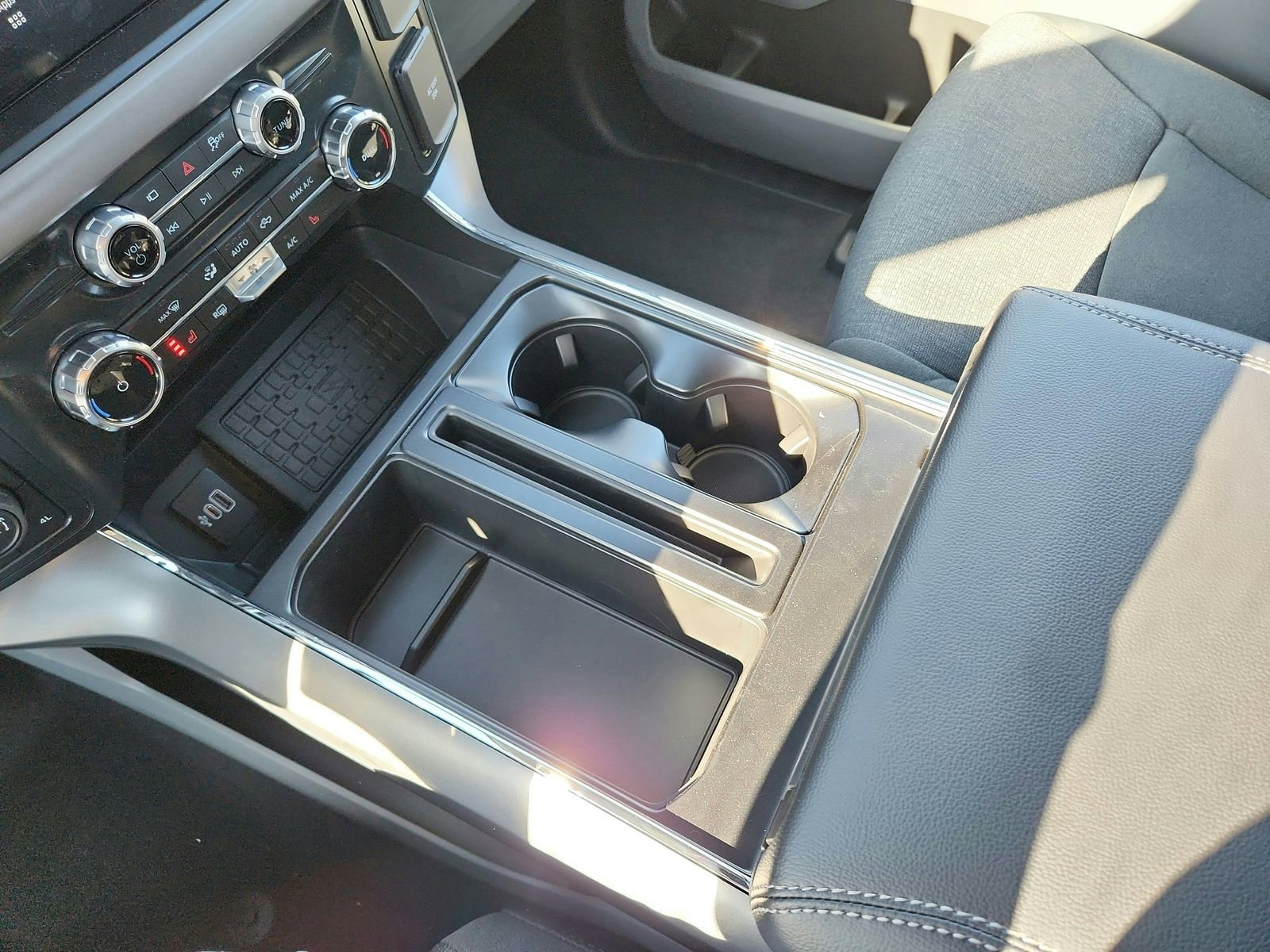 New 2025 Ford F150 XLT w/ Equipment Group 302A MID image 14