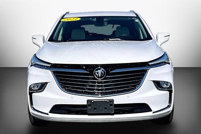 Used 2023 Buick Enclave Essence AWD/4WD image 3